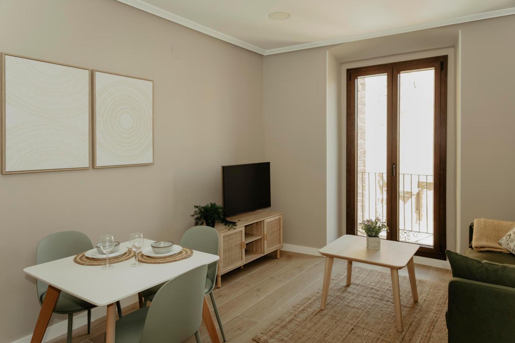 Portal De Santiago Apartment *
